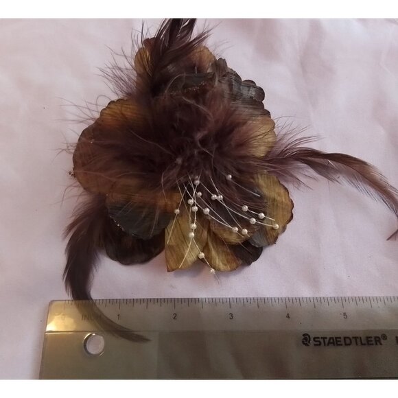 Vintage Feather Floral Hair Clip Barrette Brooch Pin Retro Chic Accessory - Picture 3 of 3